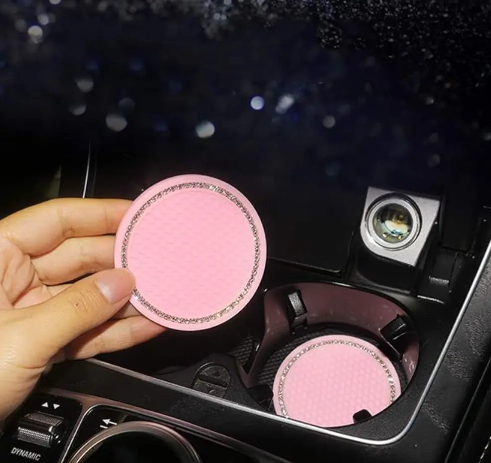 Kryształowe podstawki pod kubek do auta marki carbonpink w różowym stylu glamour, zestaw 4 sztuki na samochodowe uchwyty.