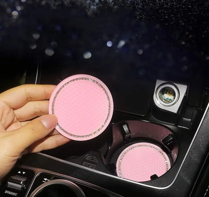 Kryształowe podstawki pod kubek do auta marki carbonpink w różowym stylu glamour, zestaw 4 sztuki na samochodowe uchwyty.